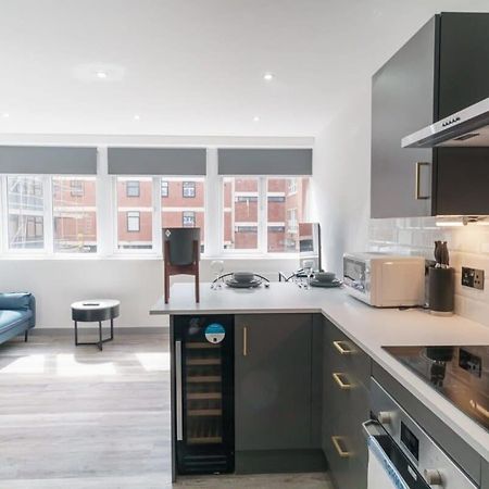 Modern 1 Bedroom Apartment In Preston Centre Exterior photo