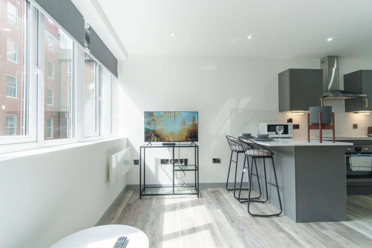 Modern 1 Bedroom Apartment In Preston Centre Exterior photo