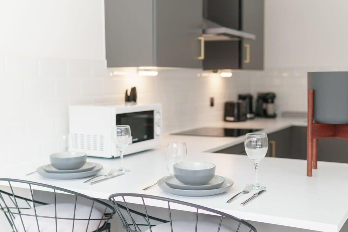 Modern 1 Bedroom Apartment In Preston Centre Exterior photo